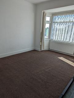 3 bedroom flat to rent, Park Avenue, Redcar TS10