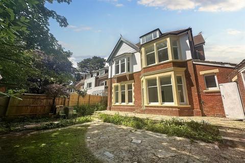 9 Denewood Road, Westbourne, Bournemouth, BH4 8EB