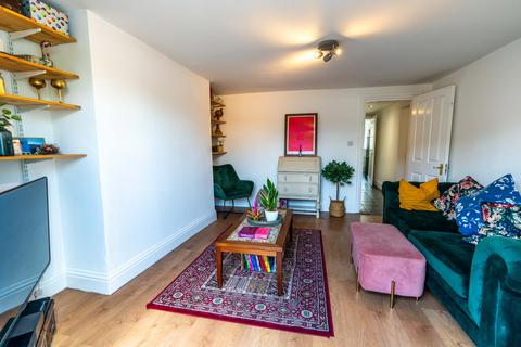 2 bedroom apartment to rent, Parrock Street, Gravesend, Kent, DA12
