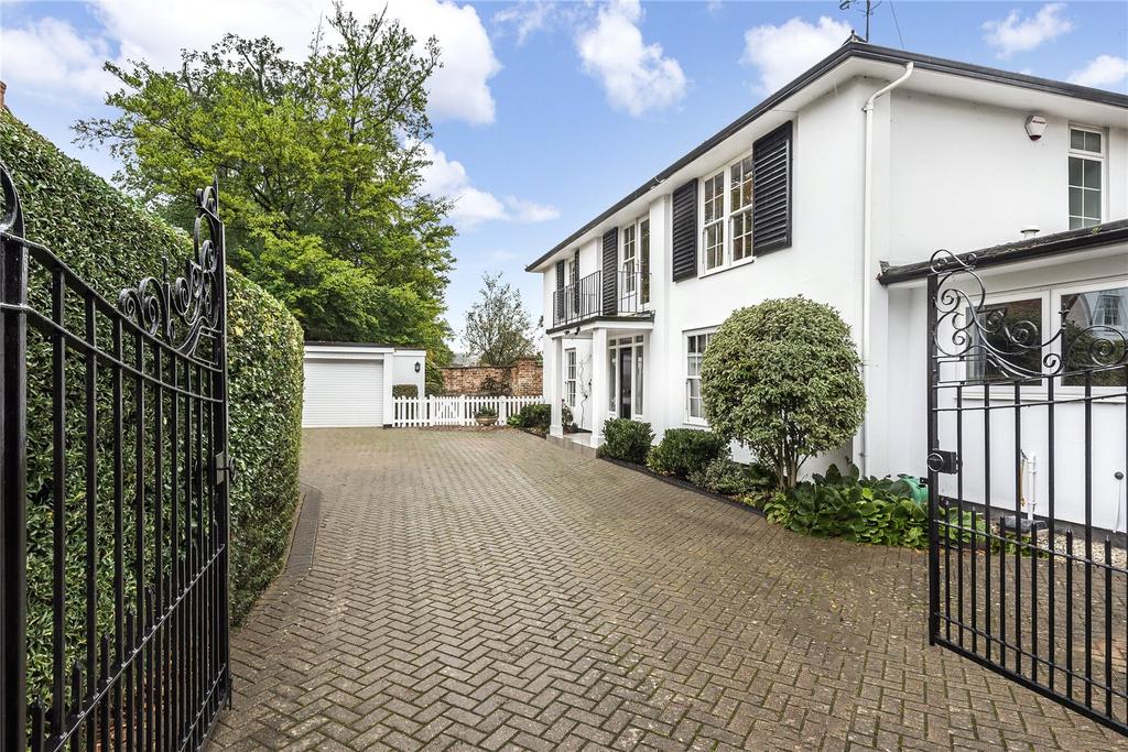 Cudnall Street, Charlton Kings, Cheltenham, Gl53 3 Bed Semi-detached 