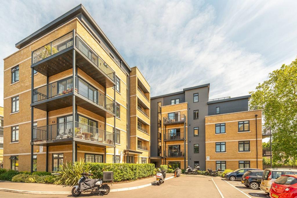 Samuelson Place, Isleworth, TW7 1 bed flat for sale £350,000