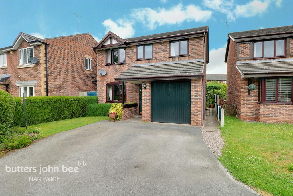 Meadowvale Close, Nantwich 4 bed detached house £350,000