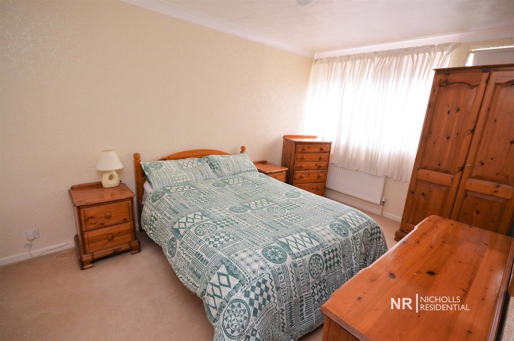 Bedroom 1 (Alternative view)