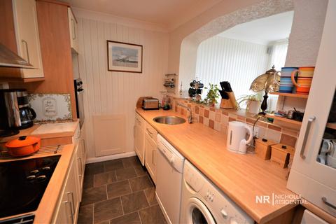 26 Angus Close, Chessington, KT9 2BP