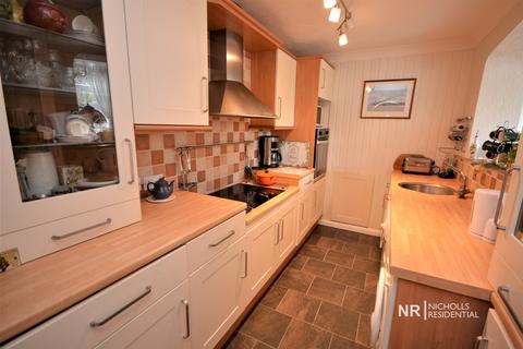 26 Angus Close, Chessington, KT9 2BP