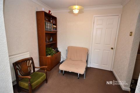 26 Angus Close, Chessington, KT9 2BP