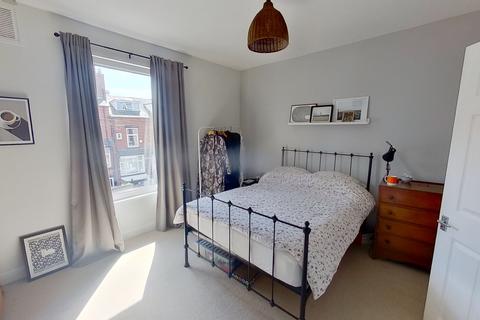 2 bedroom house to rent, Elsham Terrace, Burley, Leeds