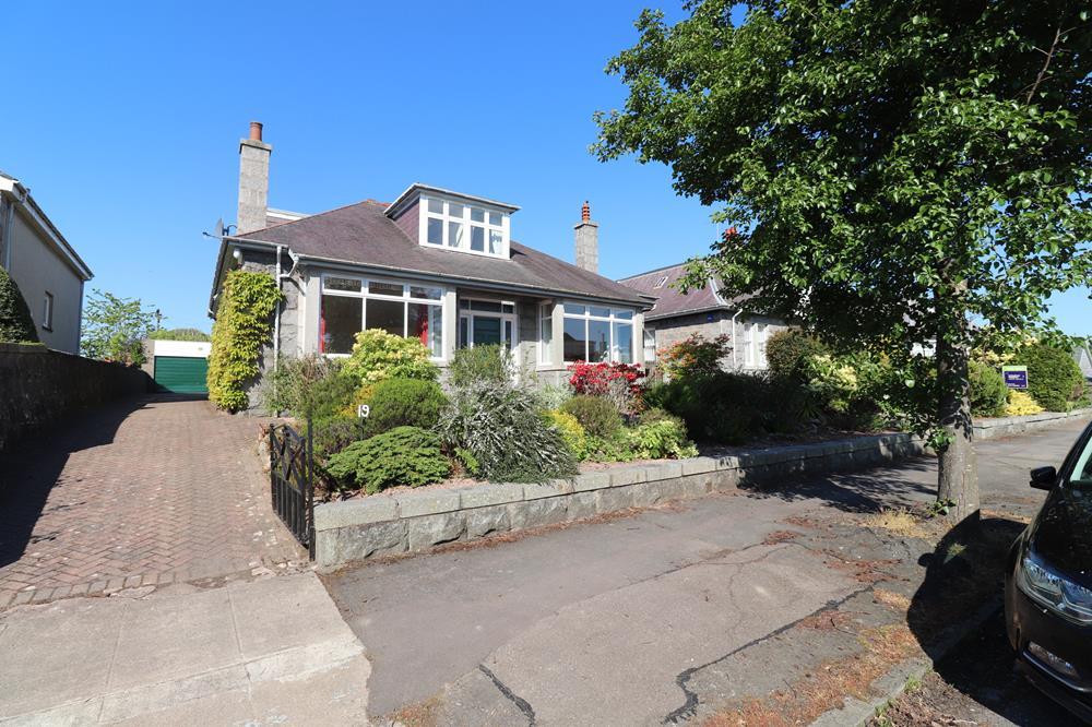 Westholme Avenue, Aberdeen, AB156AA 4 bed detached house to rent £