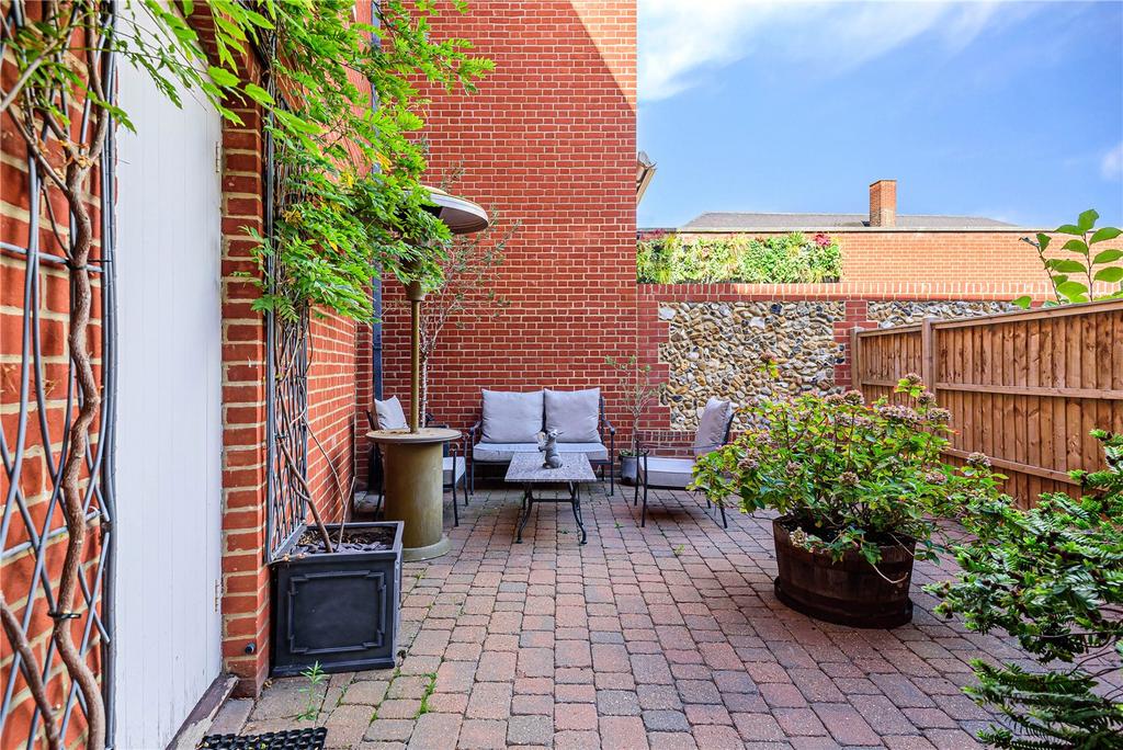 Courtyard Garden