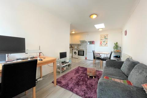 1 bedroom flat to rent, Evershot Road, Finsbury Park, N4