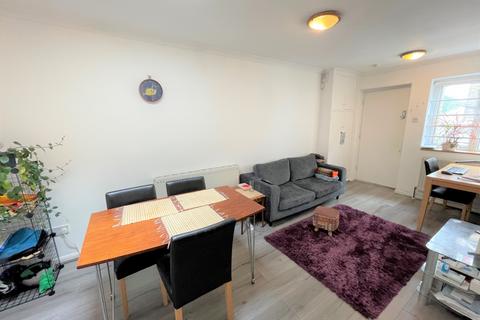 1 bedroom flat to rent, Evershot Road, Finsbury Park, N4