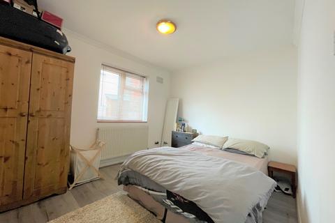 1 bedroom flat to rent, Evershot Road, Finsbury Park, N4