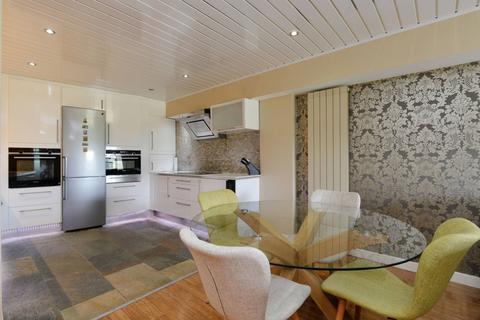 17/34 Johns Place, Edinburgh, EH6 7EN