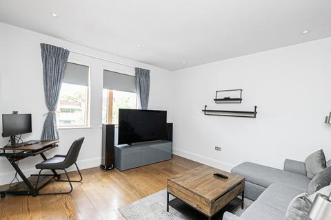 1 bedroom flat to rent, Palmerston Road, Buckhurst Hill, IG9