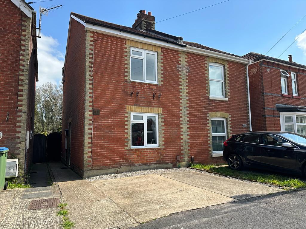 Paxton Road Fareham FULLY FURNISHED 2 bed house £1,275 pcm (£294 pw)