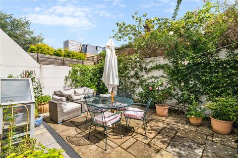 4 bedroom terraced house for sale, Henning Street, London, SW11