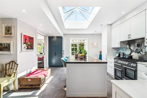 4 bedroom terraced house for sale, Henning Street, London, SW11