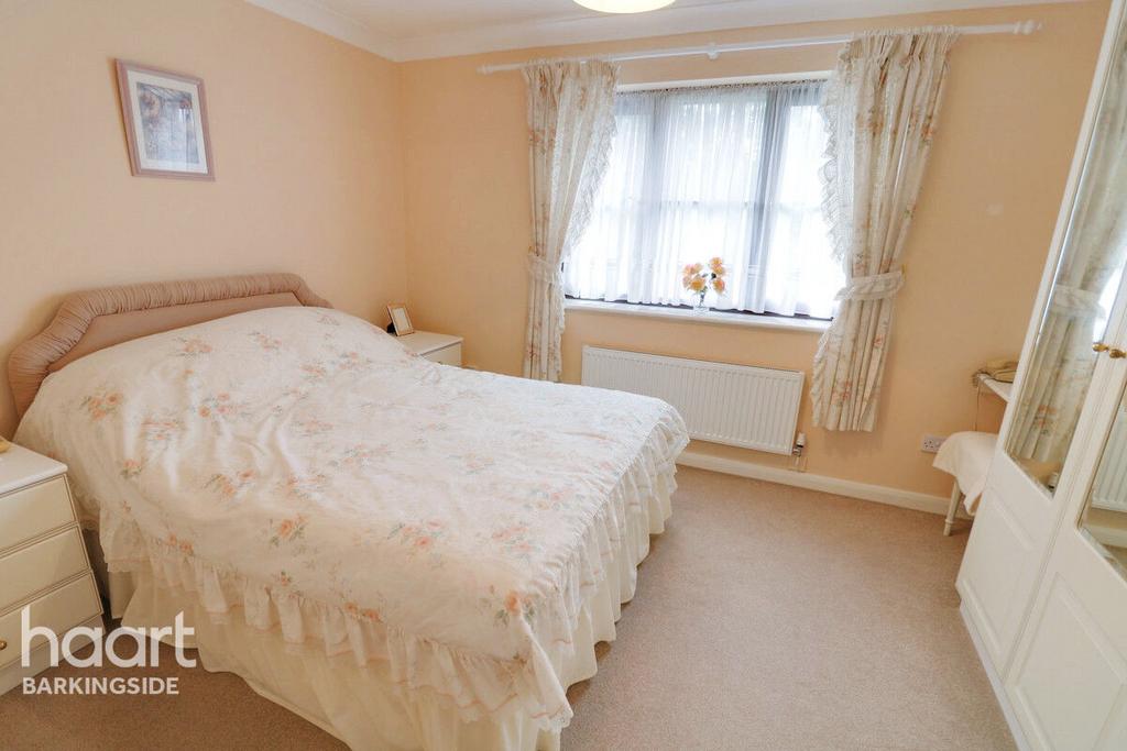 Vienna Close, Clayhall 2 bed terraced house for sale £425,000