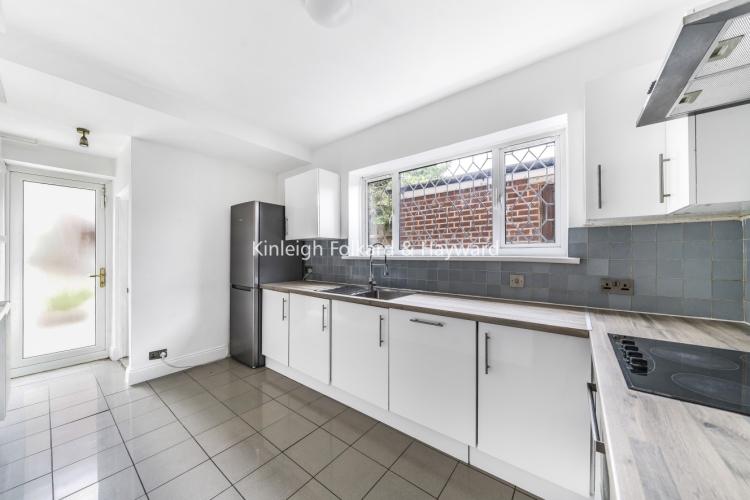 William Barefoot Drive London SE9 3 bed house £2,250 pcm (£519 pw)