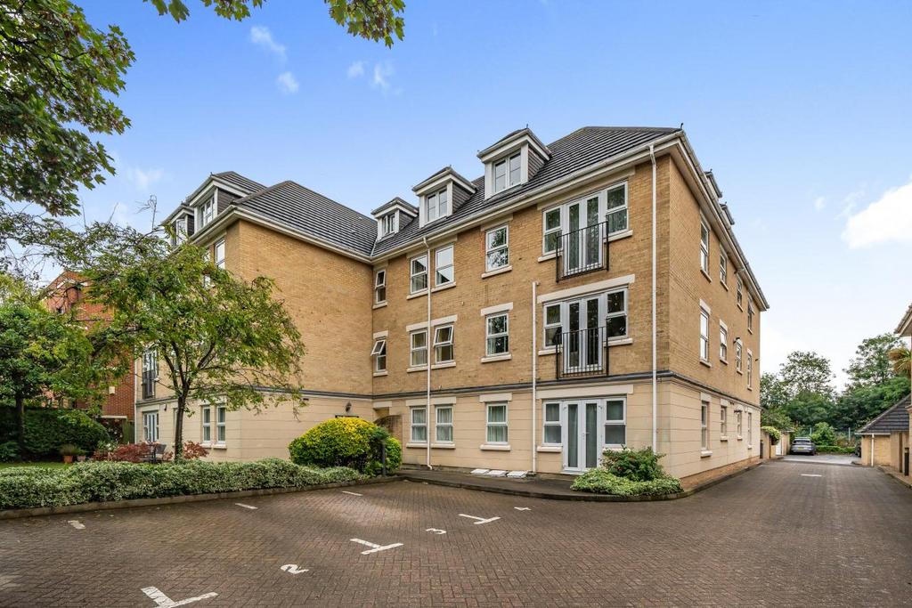 The Avenue, Beckenham 2 bed penthouse for sale £550,000