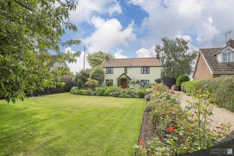 The Cottage Bell Road, Rockland St Peter, Attleborough, NR17 1UL