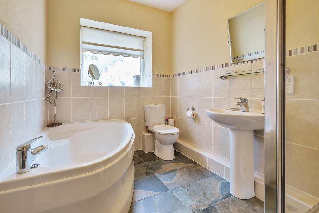 The Chalet - Family Bathroom