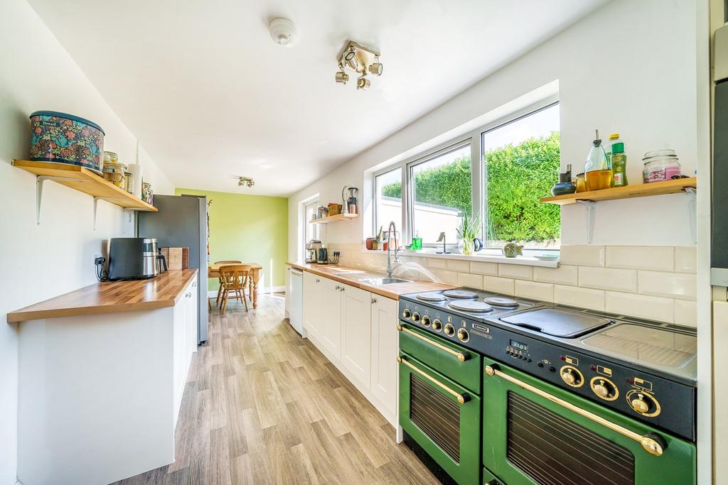 Willmotts Close, Chilton Polden, TA7 3 bed semidetached house £285,000