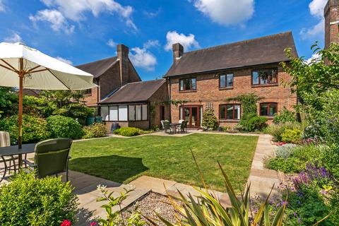 7 Fairfax Close, Winchester, SO22 4LP