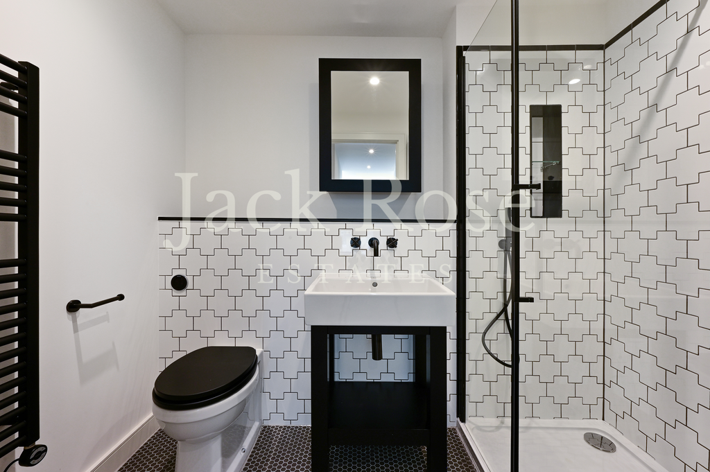 En suite Bathroom