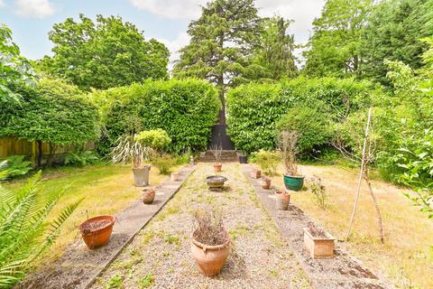 Flat 2, Walpole House Manor Park, Chislehurst, BR7 5QG