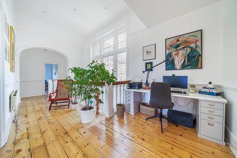 Flat 2, Walpole House Manor Park, Chislehurst, BR7 5QG