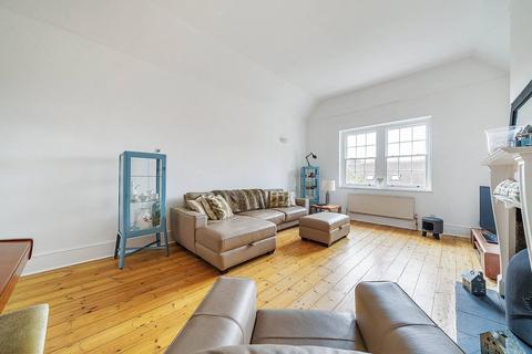 Flat 2, Walpole House Manor Park, Chislehurst, BR7 5QG