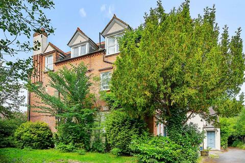 Flat 2, Walpole House Manor Park, Chislehurst, BR7 5QG