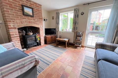 2 bedroom cottage for sale, Keswick Road, Bacton