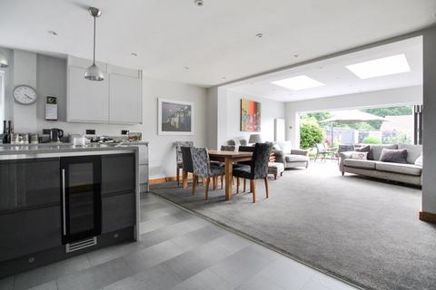 9 Wallis Close, Dartford, DA2 7BE