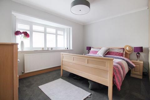 9 Wallis Close, Dartford, DA2 7BE