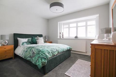 9 Wallis Close, Dartford, DA2 7BE