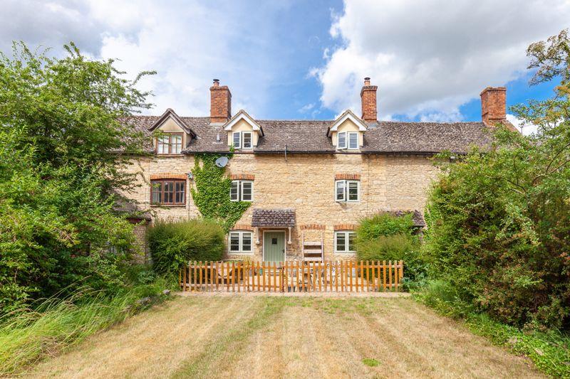 Kings Row, Yarnton OX5 3 bed terraced house for sale £425,000
