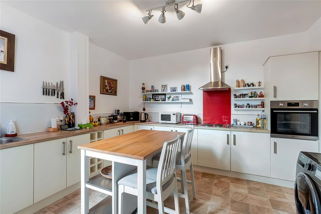 Queens Road, Ilkley, West Yorkshire, LS29 2 bed apartment £295,000