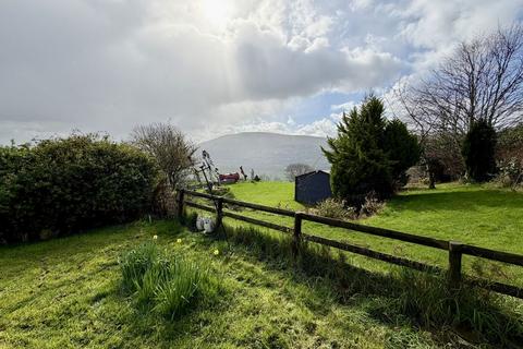 3 bedroom semi-detached house for sale, Llanwenarth, Abergavenny
