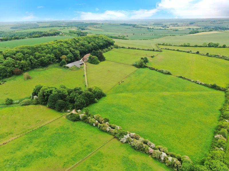 The Grove, Scamblesby, Louth 4 bed equestrian property for sale £