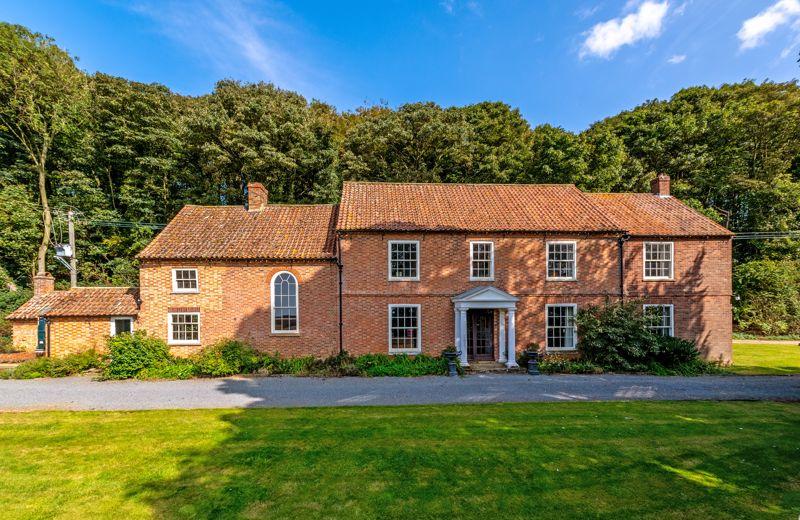The Grove, Scamblesby, Louth 4 bed equestrian property for sale £