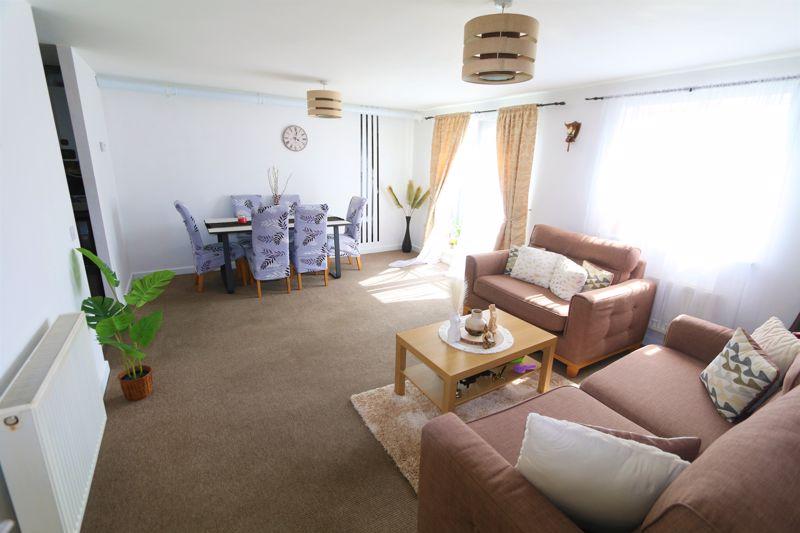 Harrington Croft, West Bromwich, B71 3RJ 2 bed apartment £130,000