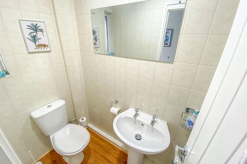 4 Millom Way, Grimsby, DN32 7EJ