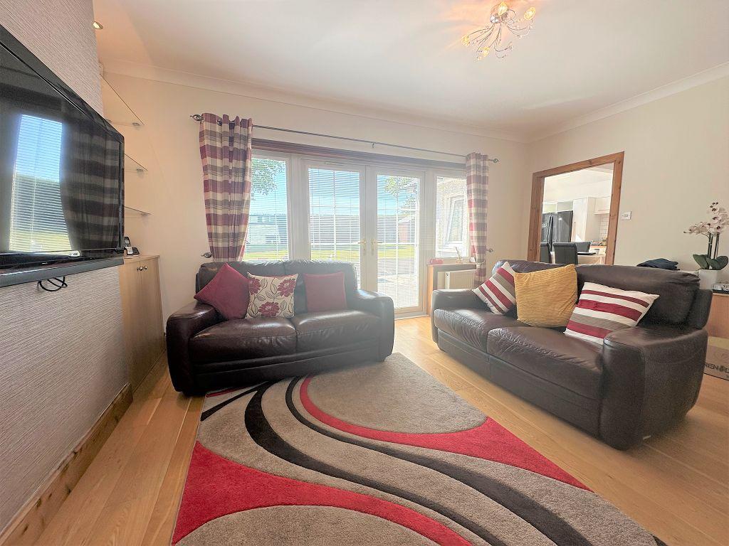 Ancrum Drive, Dundee, DD2 2JA 3 bed semidetached house £1,400 pcm (£