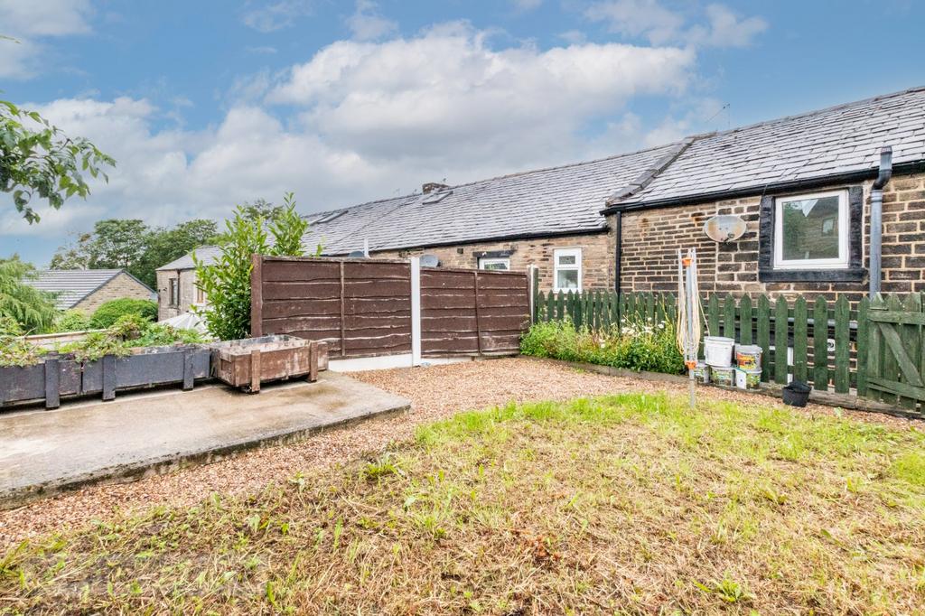 Den Lane, Springhead, Saddleworth, OL4 2 bed terraced house for sale