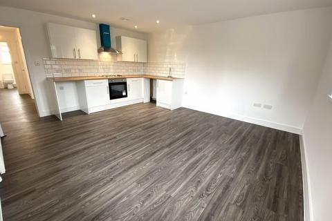 3 bedroom flat to rent, Somerton Road, Newport