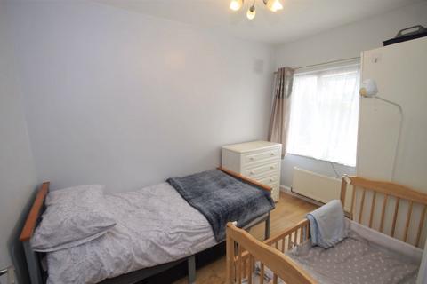 22 Greenway Gardens, Greenford, UB6 9TT