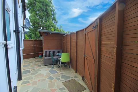 22 Greenway Gardens, Greenford, UB6 9TT