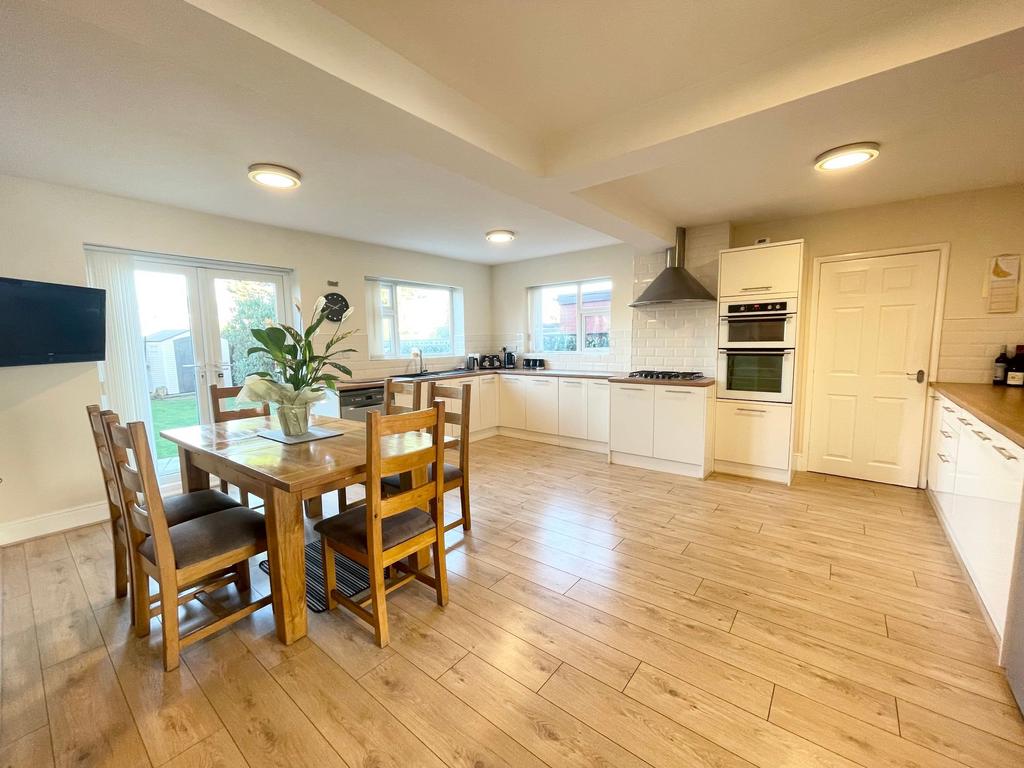 Wills Avenue, Maghull, L31 4 bed semidetached house for sale £320,000